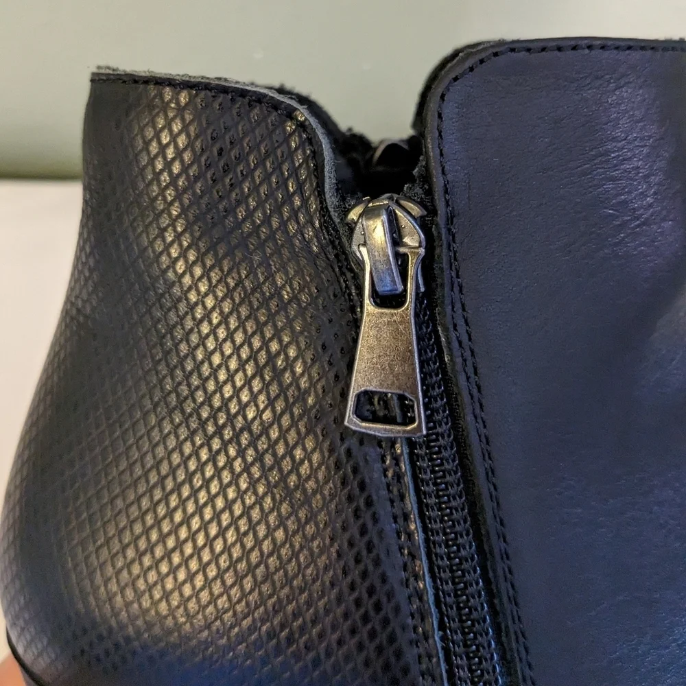 Propét Black Women's Tobey Obsolete Fashion Boot Size 6 - Picture 3 of 10